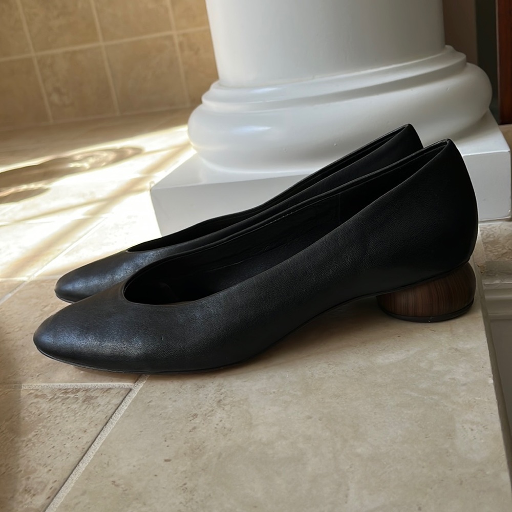 Massimo Dutti Black Flats with Brown Heel
